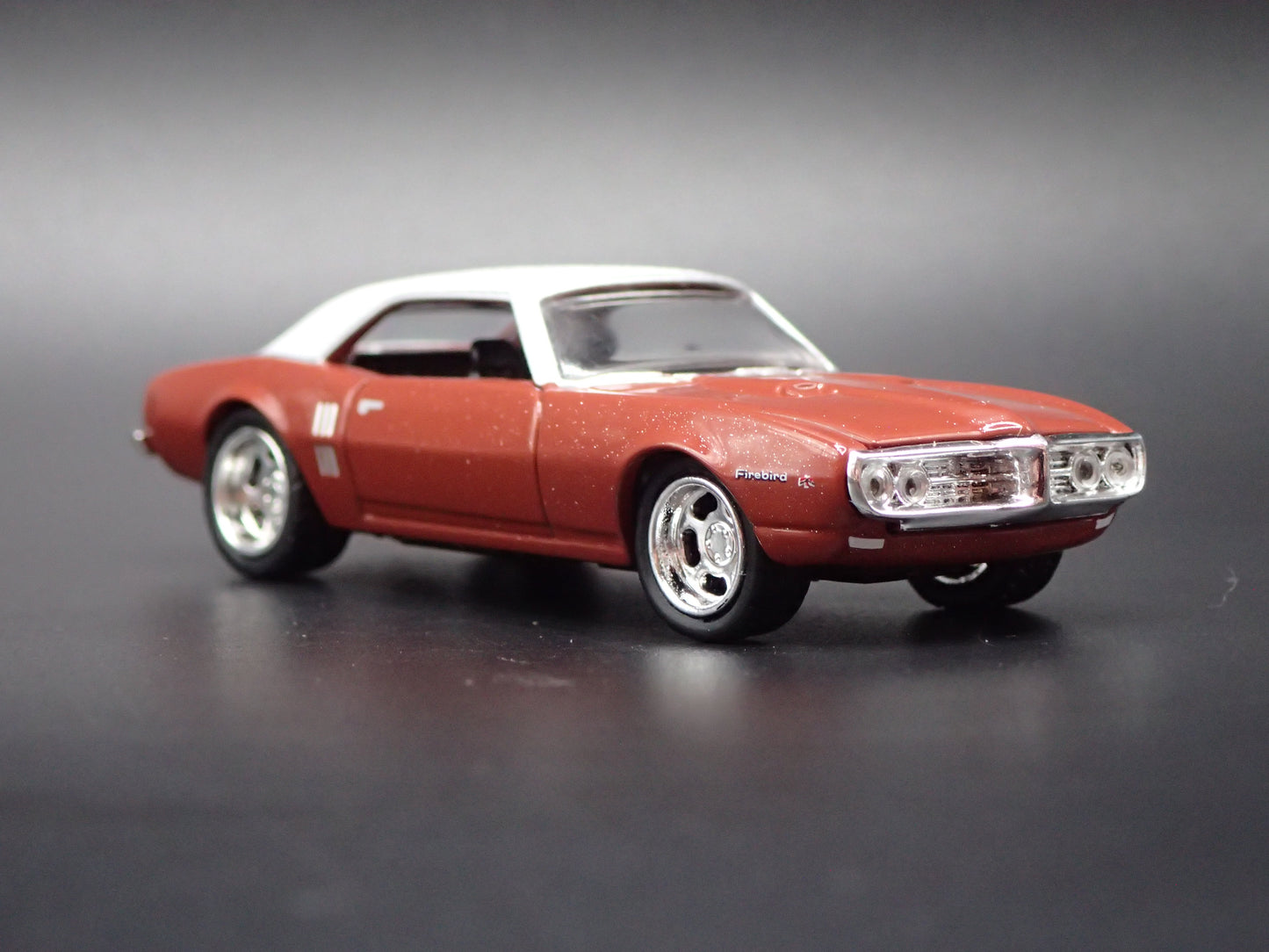 1968 68 PONTIAC FIREBIRD 400 HO 1/64 SCALE COLLECTIBLE DIORAMA DIECAST MODEL CAR