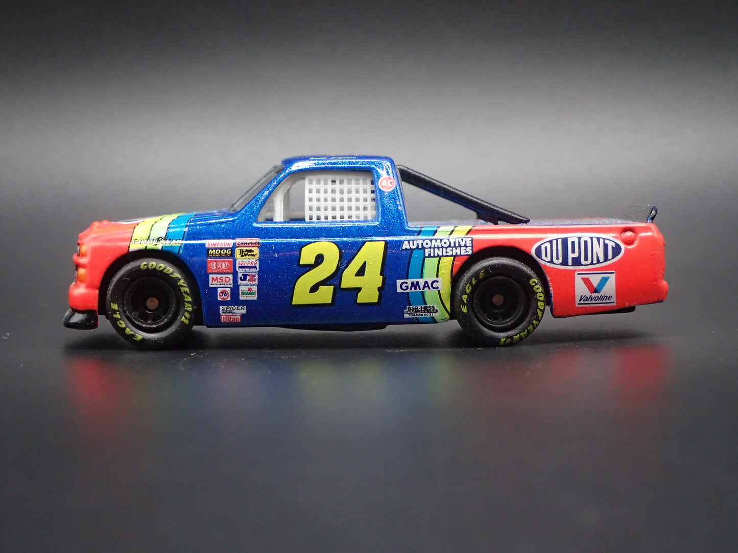 1995 CHEVY SILVERADO #24 SCOTT LAGASSE DUPONT NASCAR TRUCK 1:64 DIECAST CAR