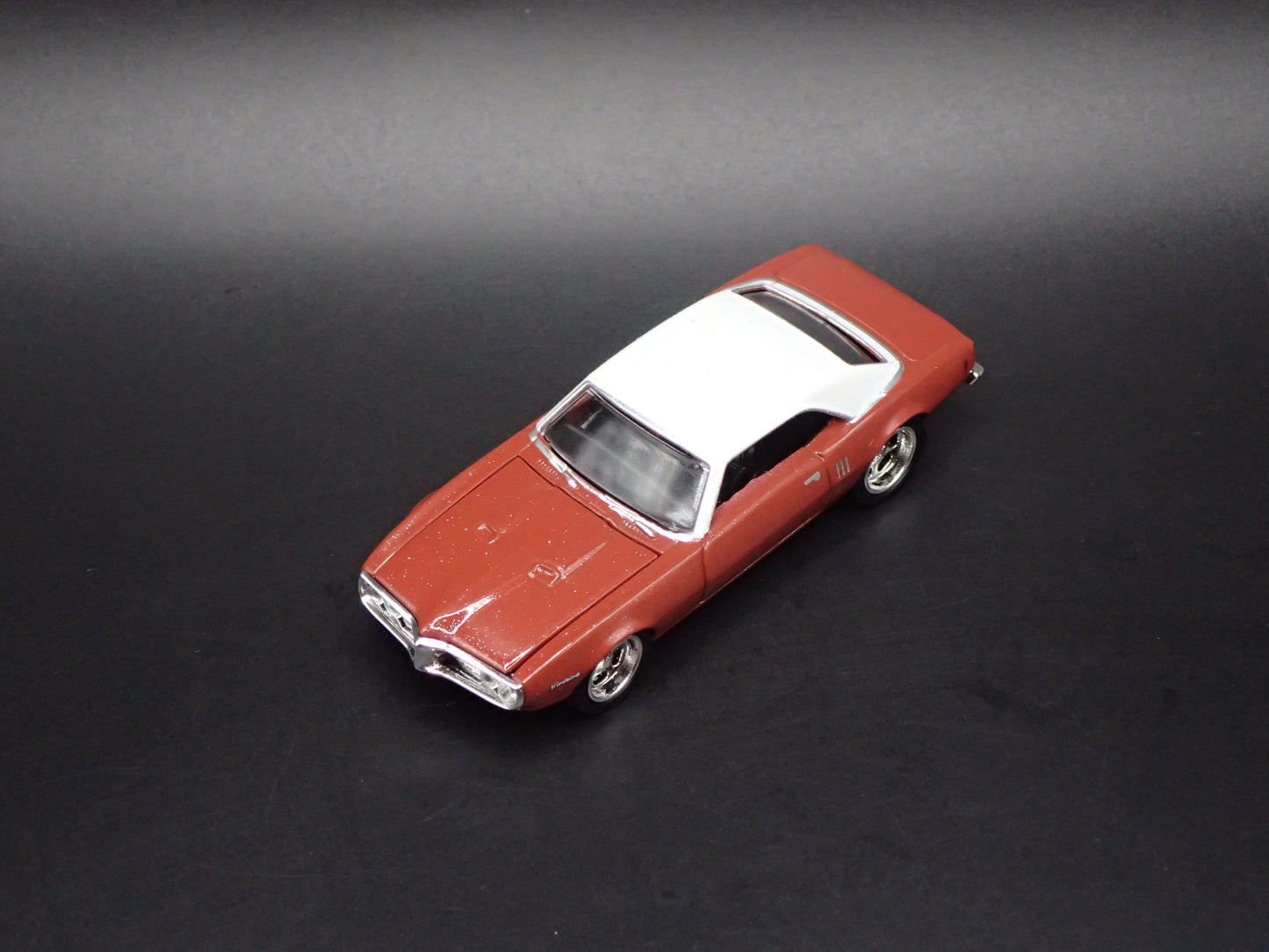 1968 68 PONTIAC FIREBIRD 400 HO 1/64 SCALE COLLECTIBLE DIORAMA DIECAST MODEL CAR