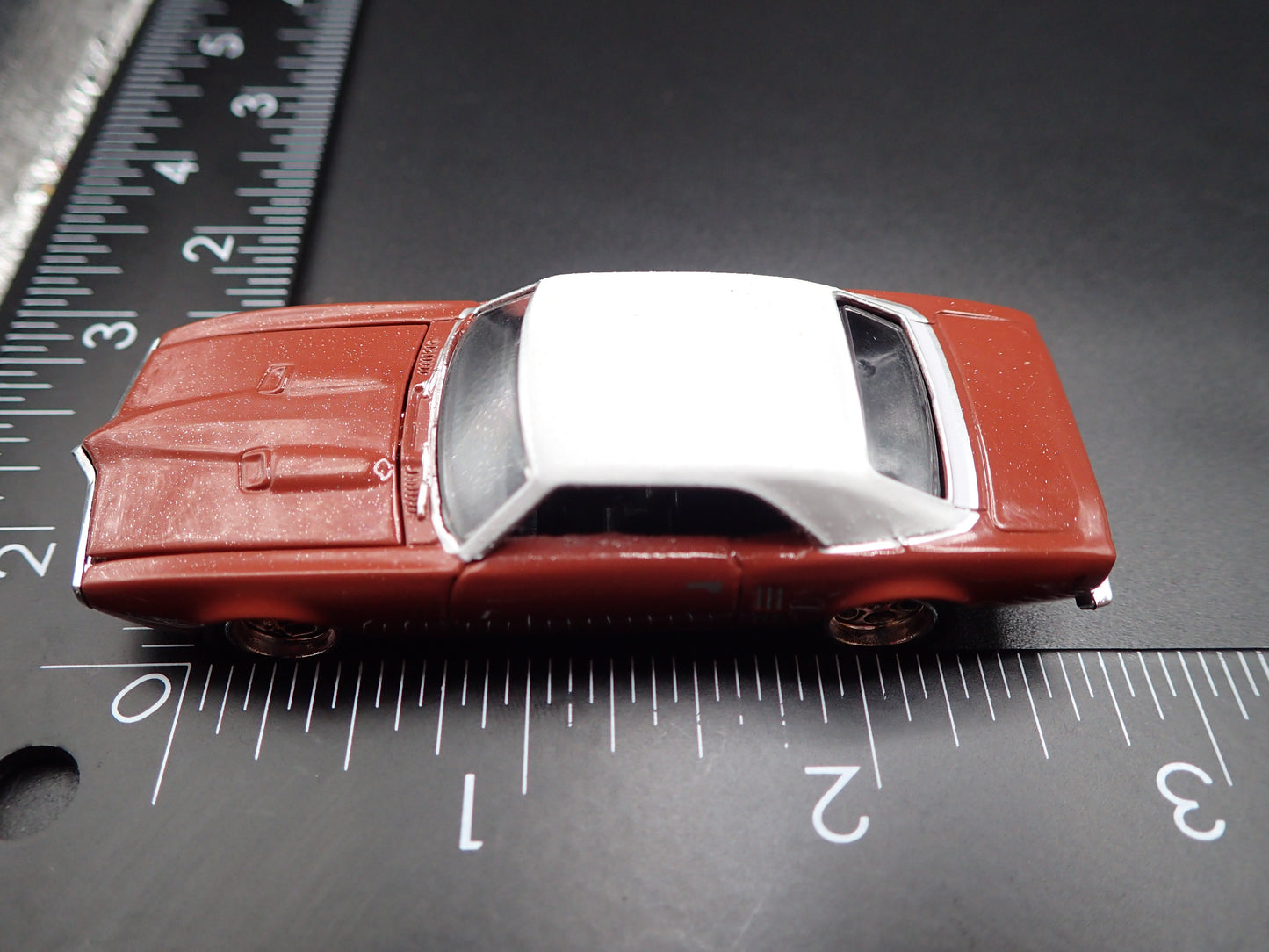 1968 68 PONTIAC FIREBIRD 400 HO 1/64 SCALE COLLECTIBLE DIORAMA DIECAST MODEL CAR