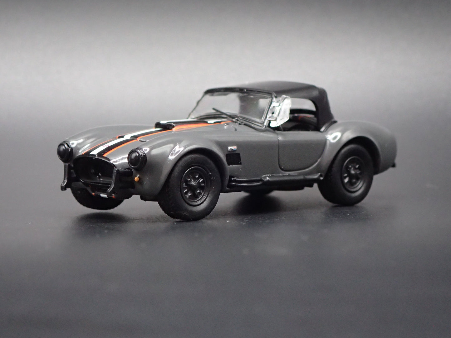 1965 65 SHELBY COBRA 427 S/C GRAY 1:64 SCALE COLLECTIBLE DIECAST MODEL CAR