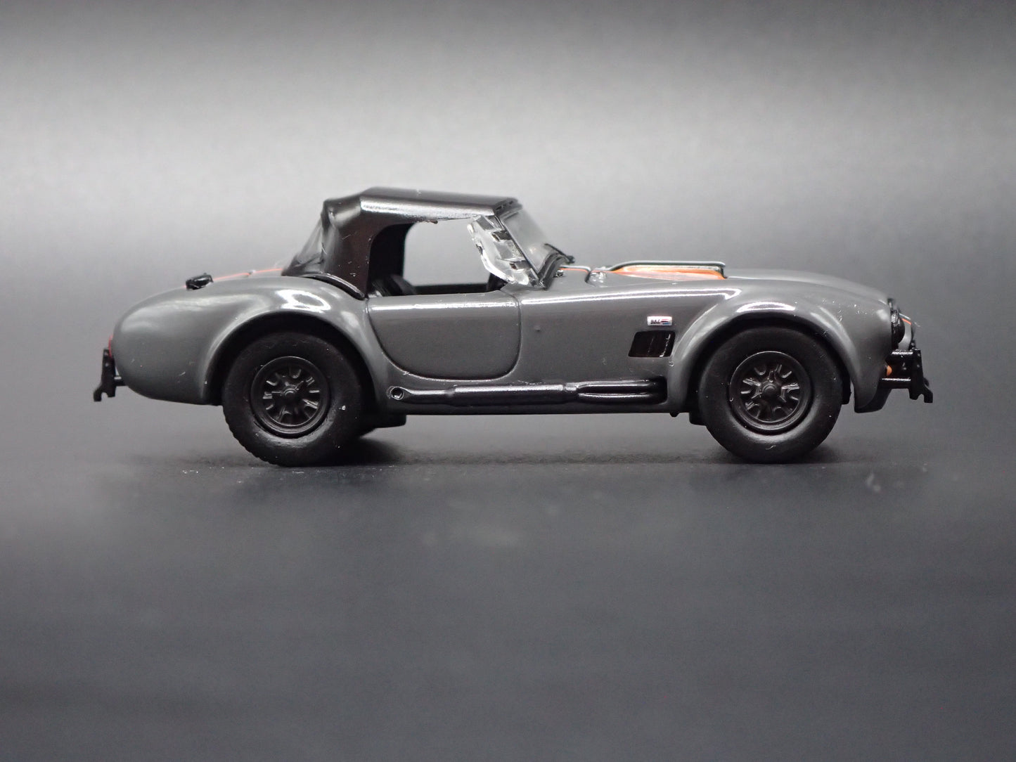 1965 65 SHELBY COBRA 427 S/C GRAY 1:64 SCALE COLLECTIBLE DIECAST MODEL CAR