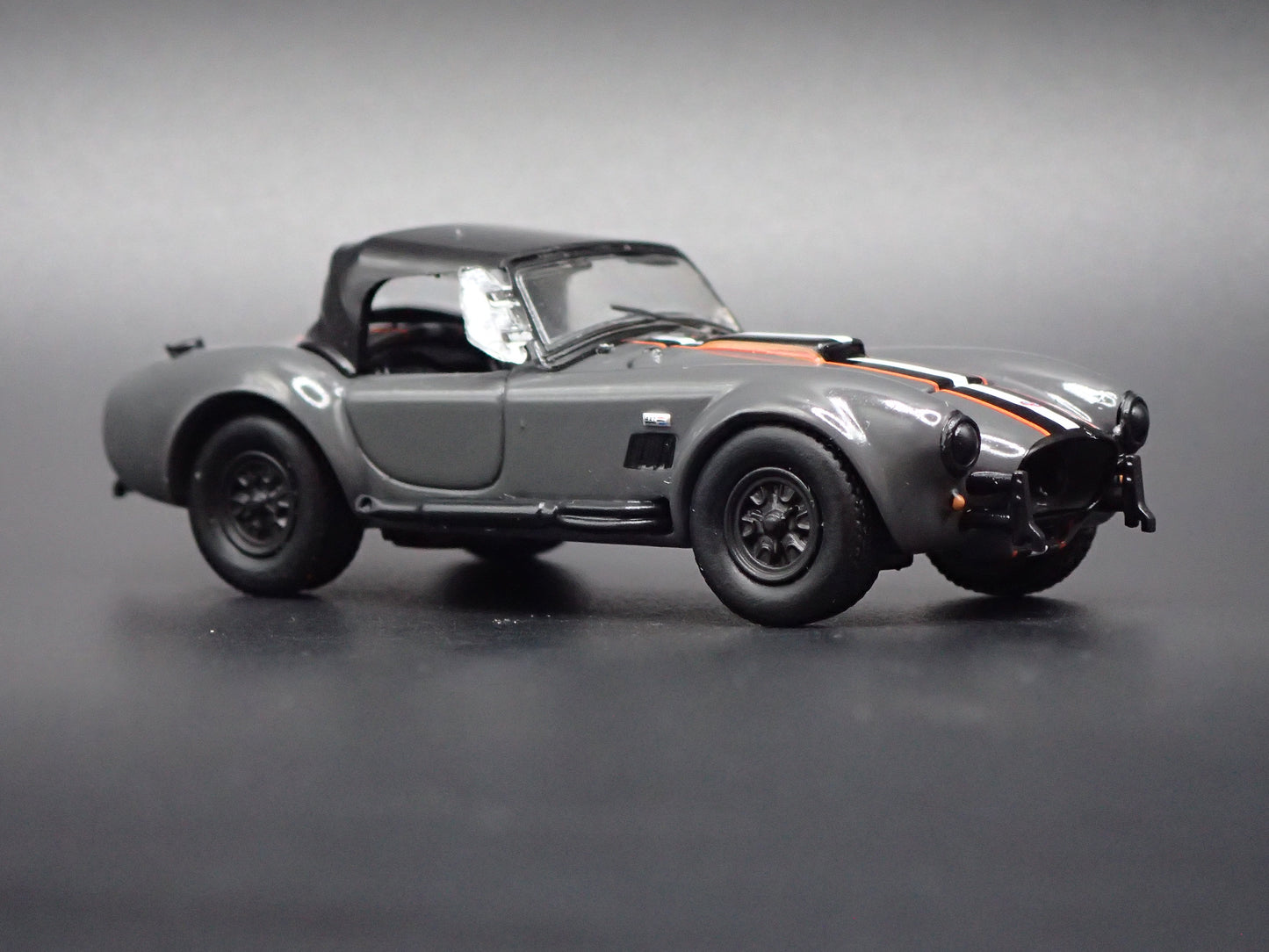 1965 65 SHELBY COBRA 427 S/C GRAY 1:64 SCALE COLLECTIBLE DIECAST MODEL CAR
