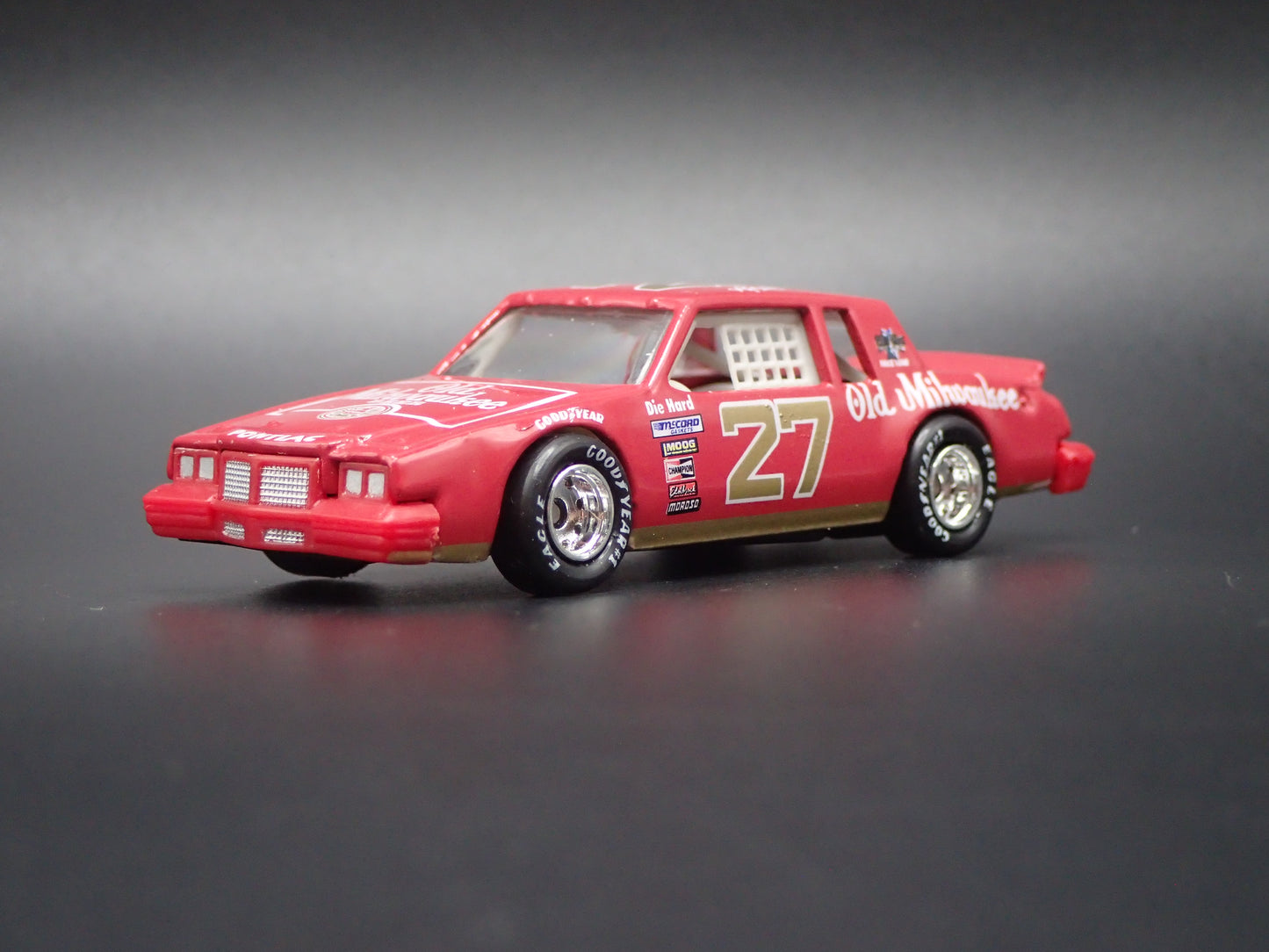 1985 85 PONTIAC GRAND PRIX 27 TIM RICHMOND OLD MILWAUKEE 1/64 SCALE DIECAST MODEL CAR