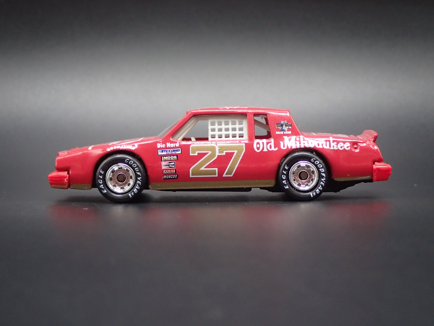 1985 85 PONTIAC GRAND PRIX 27 TIM RICHMOND OLD MILWAUKEE 1/64 SCALE DIECAST MODEL CAR