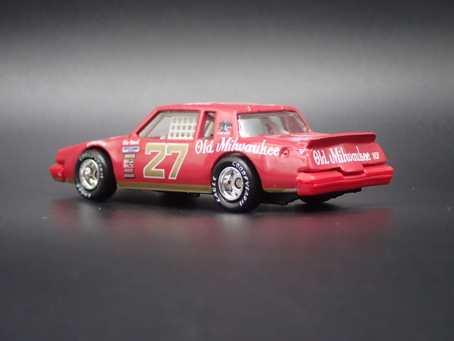 1985 85 PONTIAC GRAND PRIX 27 TIM RICHMOND OLD MILWAUKEE 1/64 SCALE DIECAST MODEL CAR
