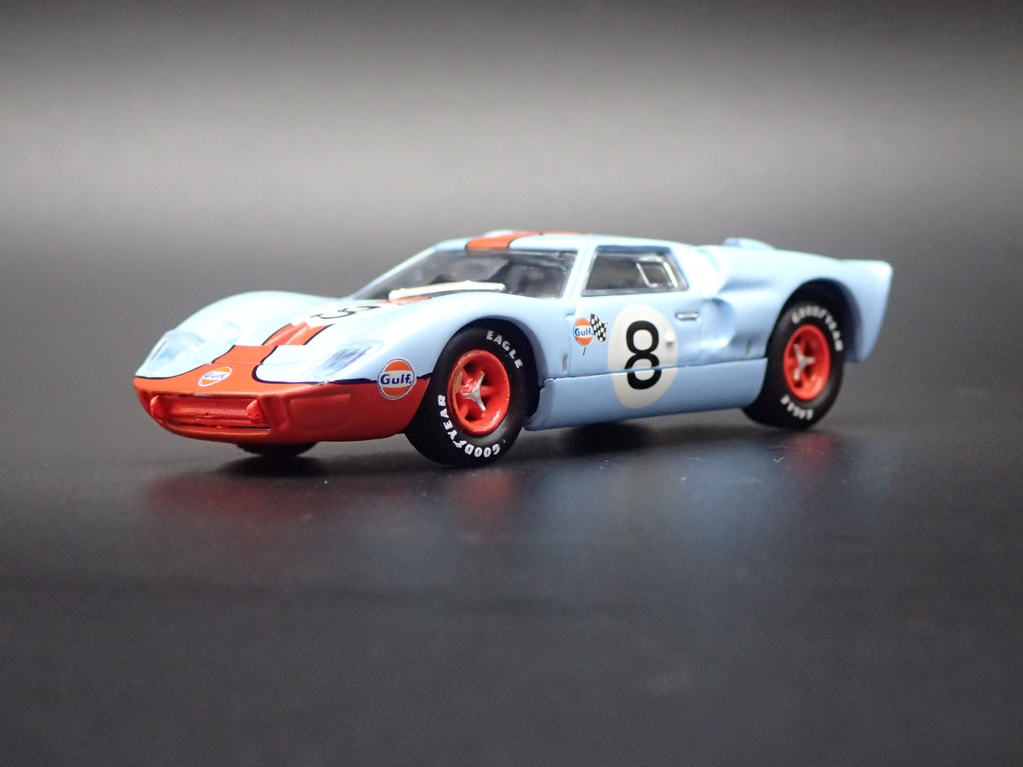 1966 66 FORD GT40 MK II RACE CAR GULF OIL 1:64 SCALE DIORAMA DIECAST MODEL CAR
