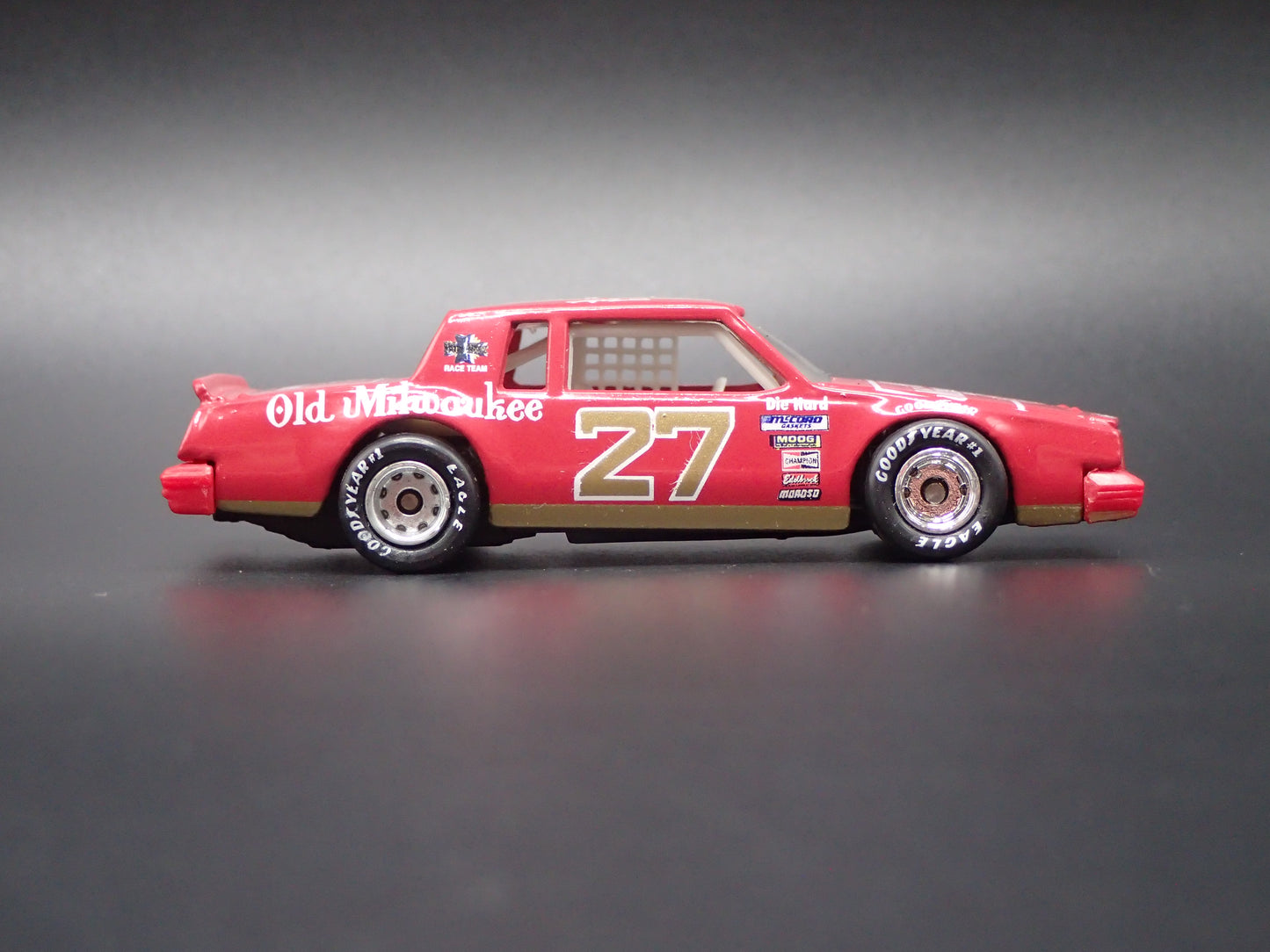 1985 85 PONTIAC GRAND PRIX 27 TIM RICHMOND OLD MILWAUKEE 1/64 SCALE DIECAST MODEL CAR