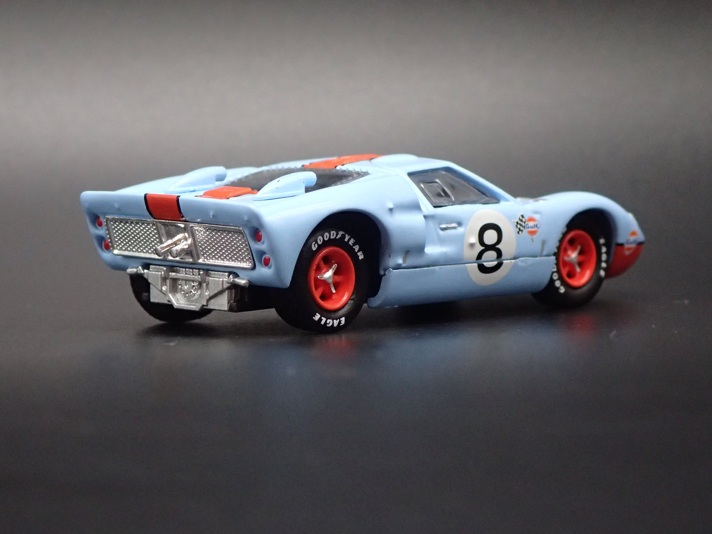 1966 66 FORD GT40 MK II RACE CAR GULF OIL 1:64 SCALE DIORAMA DIECAST MODEL CAR