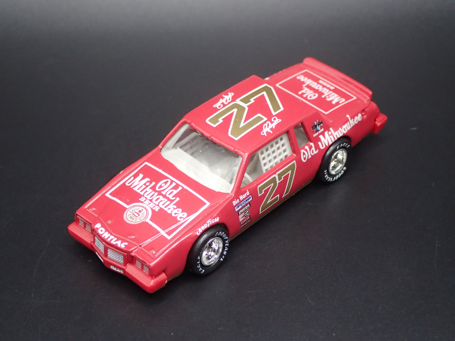1985 85 PONTIAC GRAND PRIX 27 TIM RICHMOND OLD MILWAUKEE 1/64 SCALE DIECAST MODEL CAR