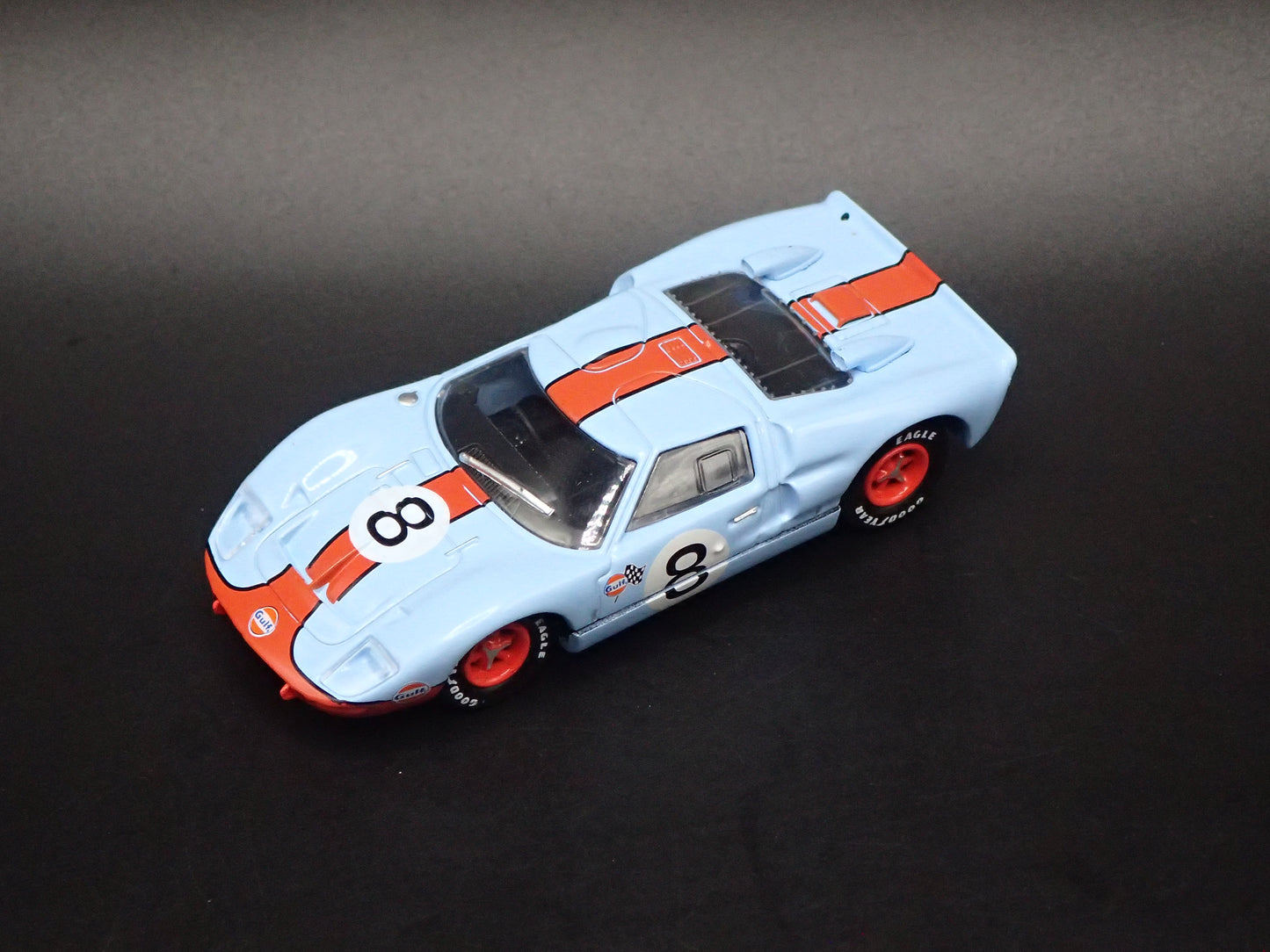 1966 66 FORD GT40 MK II RACE CAR GULF OIL 1:64 SCALE DIORAMA DIECAST MODEL CAR