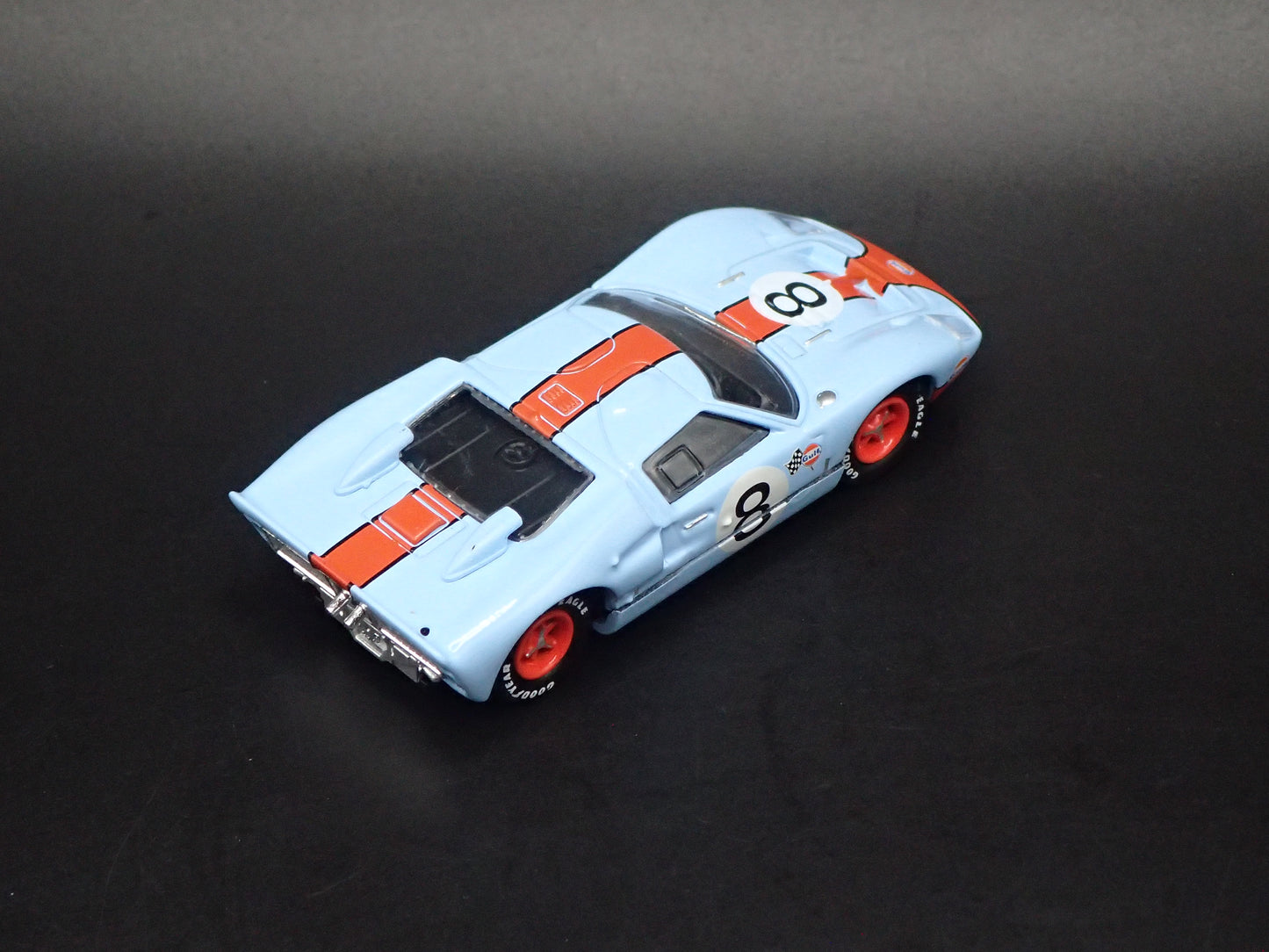 1966 66 FORD GT40 MK II RACE CAR GULF OIL 1:64 SCALE DIORAMA DIECAST MODEL CAR