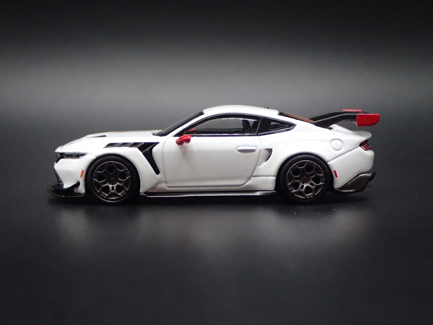 2025-2028 FORD MUSTANG GTD WHITE 1:64 SCALE COLLECTIBLE DIECAST MODEL CAR
