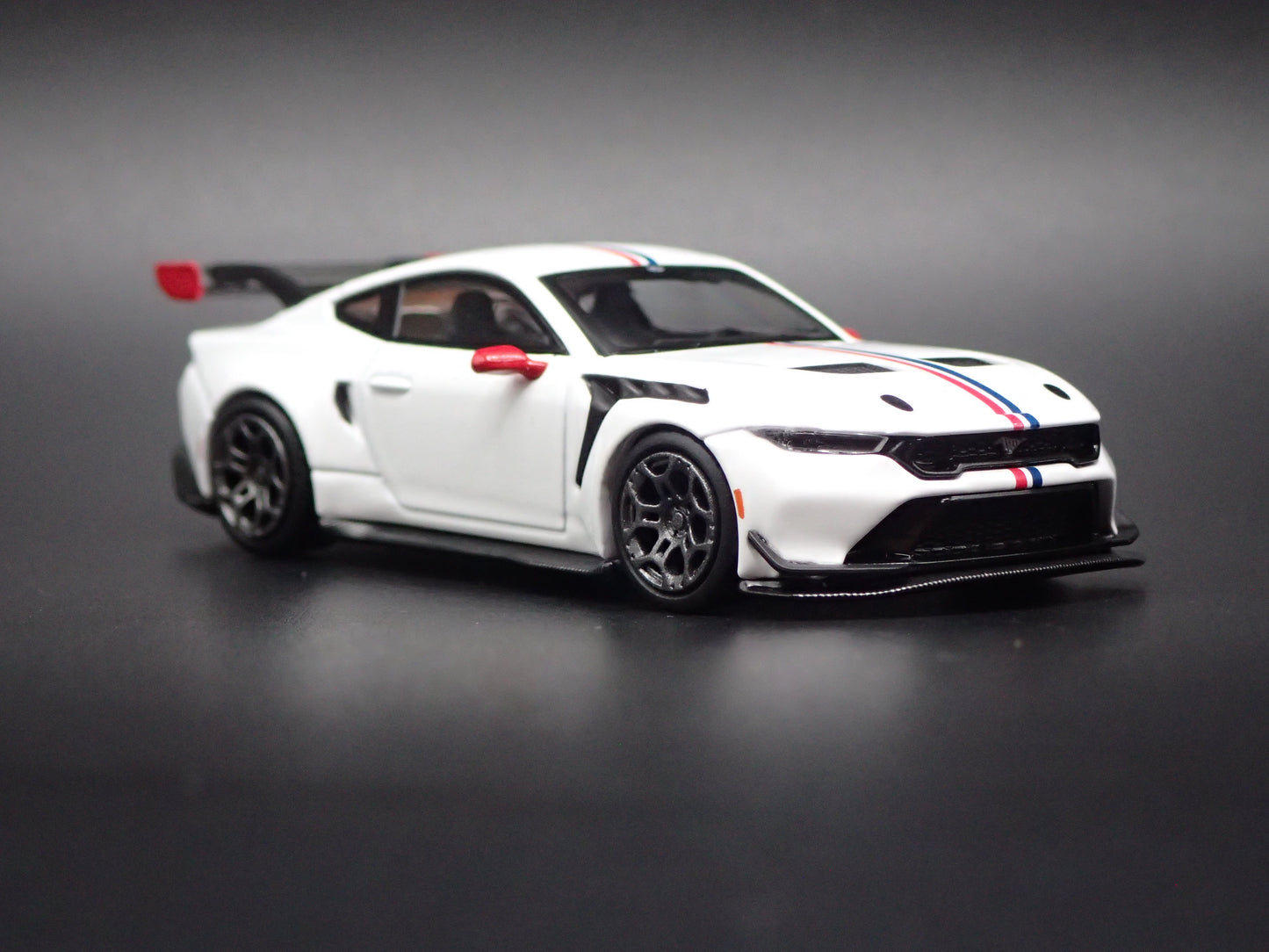 2025-2028 FORD MUSTANG GTD WHITE 1:64 SCALE COLLECTIBLE DIECAST MODEL CAR