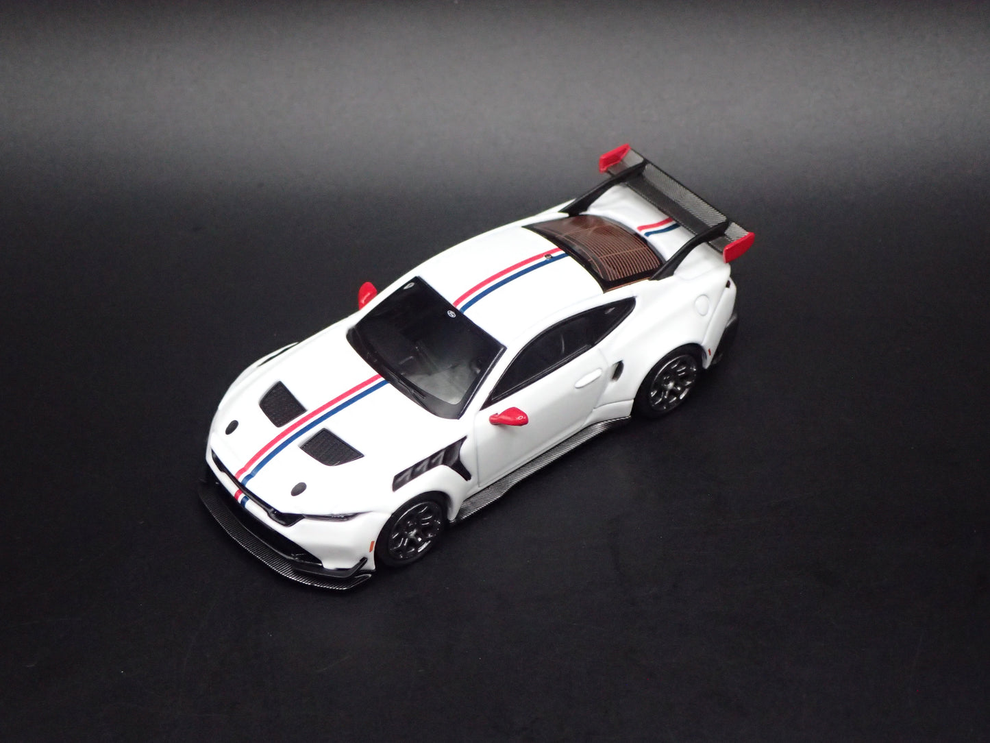 2025-2028 FORD MUSTANG GTD WHITE 1:64 SCALE COLLECTIBLE DIECAST MODEL CAR