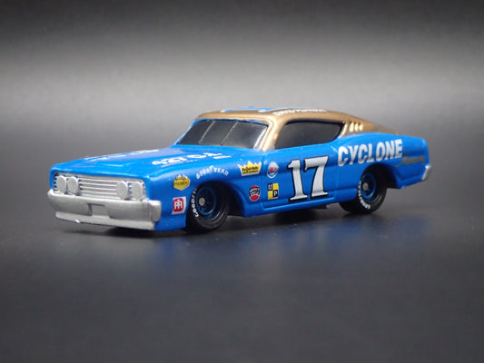1969 69 MERCURY CYCLONE 17 DAVID PEARSON NASCAR 1:64 SCALE DIECAST MODEL CAR
