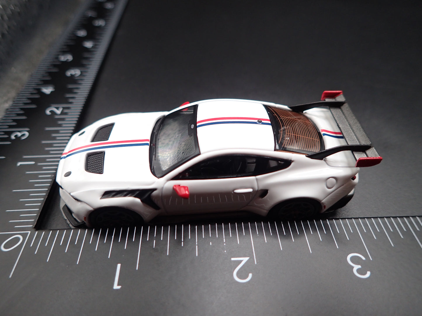 2025-2028 FORD MUSTANG GTD WHITE 1:64 SCALE COLLECTIBLE DIECAST MODEL CAR