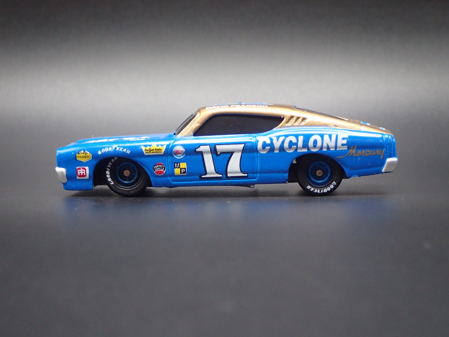 1969 69 MERCURY CYCLONE 17 DAVID PEARSON NASCAR 1:64 SCALE DIECAST MODEL CAR