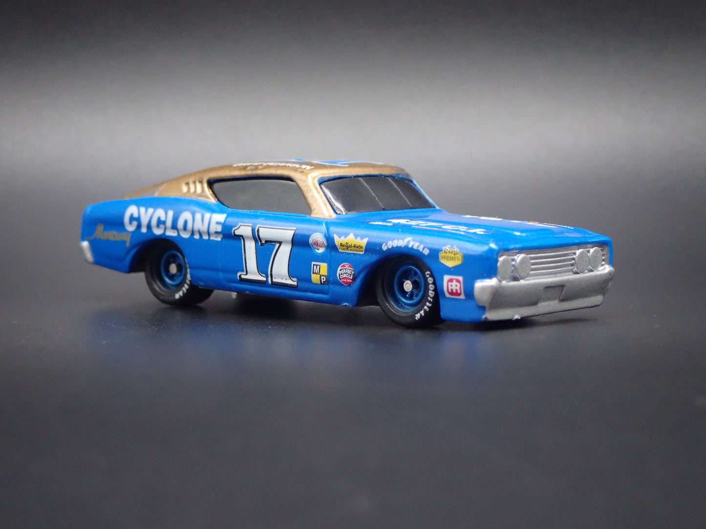 1969 69 MERCURY CYCLONE 17 DAVID PEARSON NASCAR 1:64 SCALE DIECAST MODEL CAR