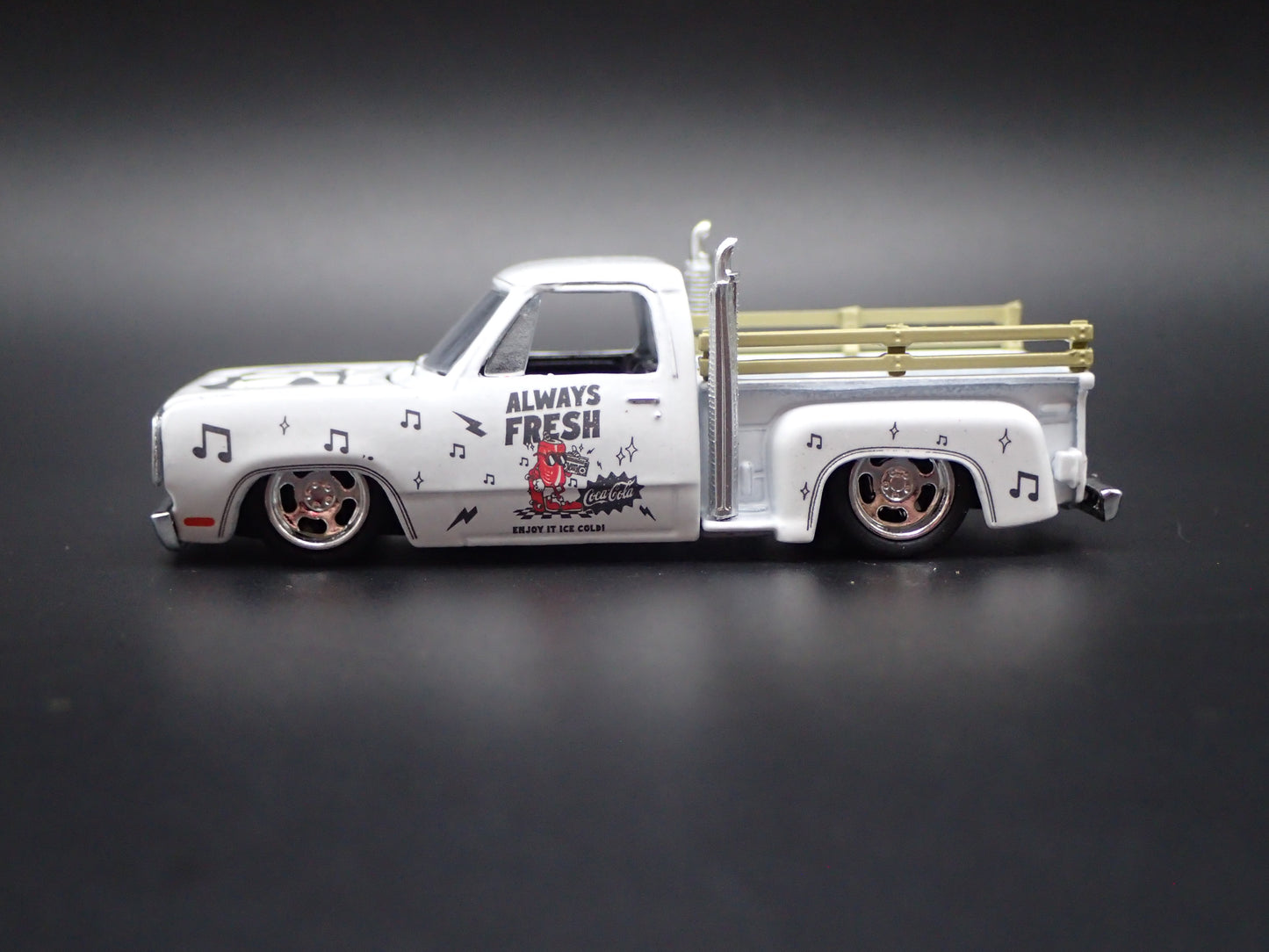 1978 78 DODGE ADVENTURER 150 STEPSIDE PICKUP TRUCK COKE 1/64 SCALE DIECAST MODEL CAR