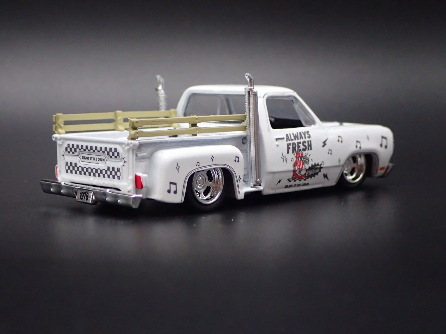 1978 78 DODGE ADVENTURER 150 STEPSIDE PICKUP TRUCK COKE 1/64 SCALE DIECAST MODEL CAR