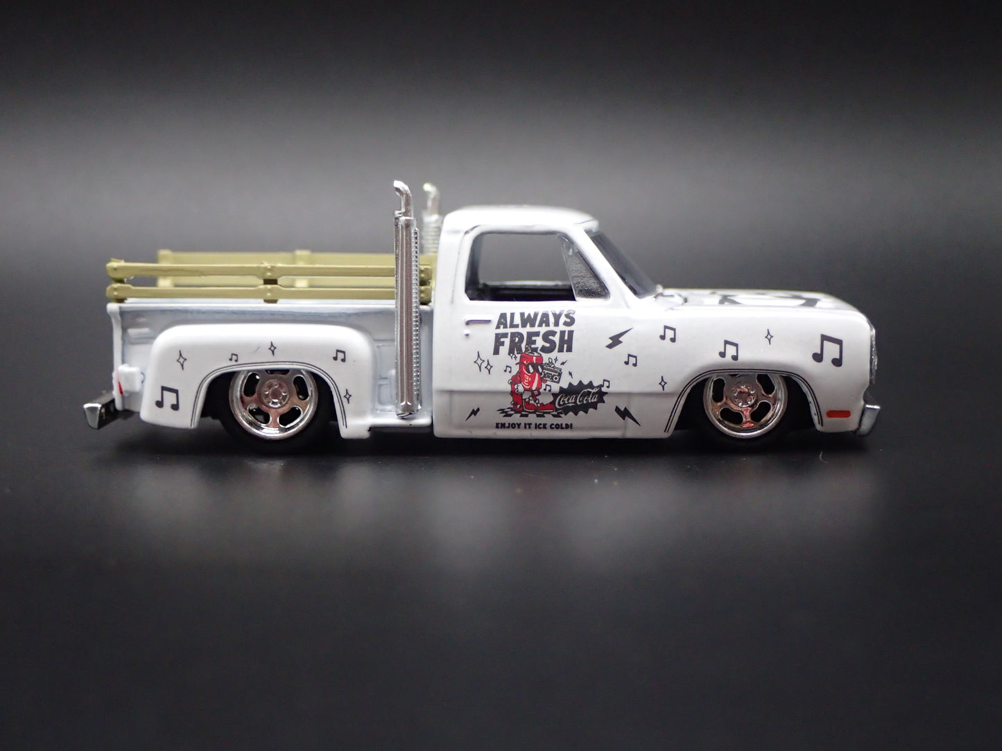 1978 78 DODGE ADVENTURER 150 STEPSIDE PICKUP TRUCK COKE 1/64 SCALE DIECAST MODEL CAR