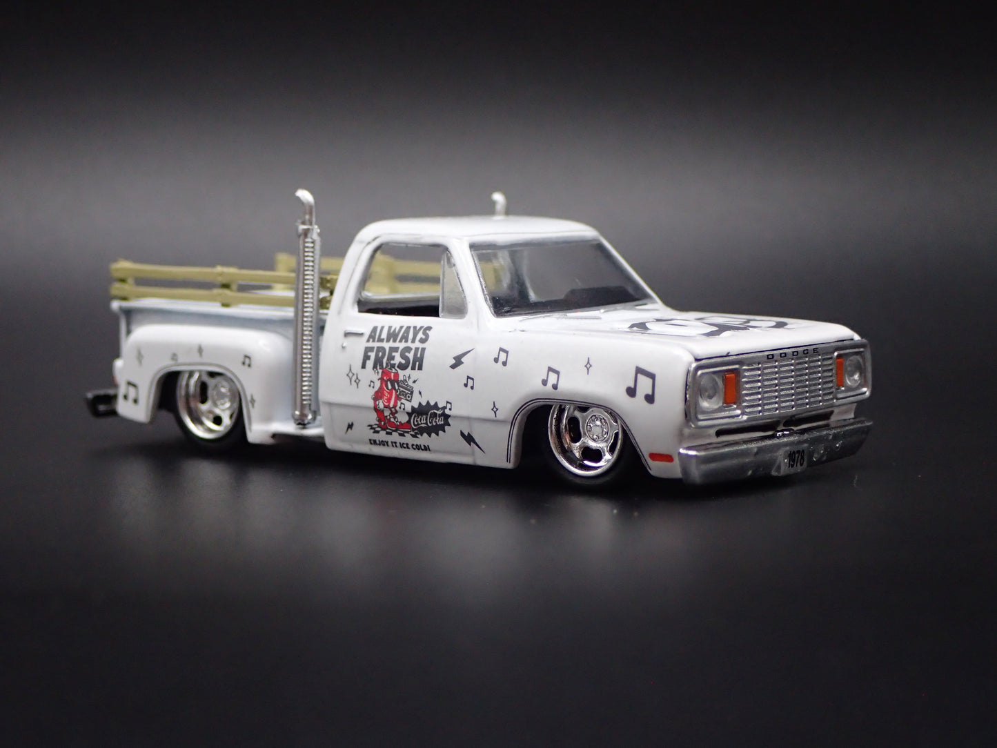 1978 78 DODGE ADVENTURER 150 STEPSIDE PICKUP TRUCK COKE 1/64 SCALE DIECAST MODEL CAR
