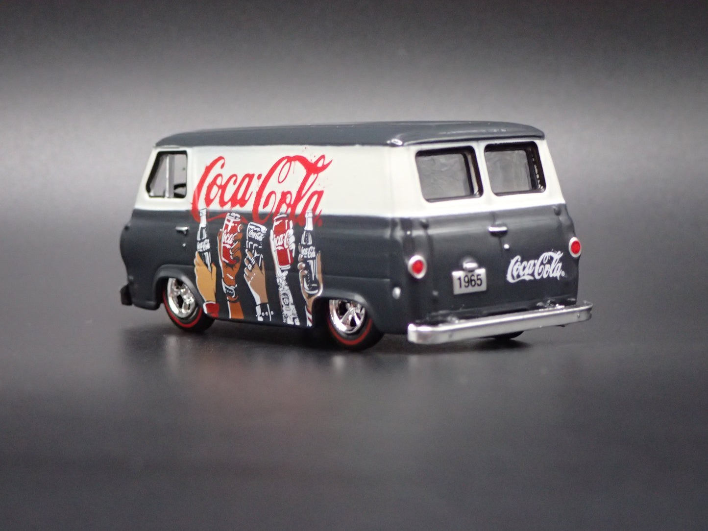1965 65 FORD ECONOLINE VAN COCA COLA COKE 1:64 SCALE DIORAMA DIECAST MODEL CAR