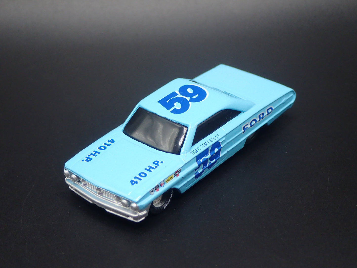 1964 FORD GALAXIE 56 TOM PISTONE NASCAR 1:64 SCALE DIORAMA DIECAST MODEL CAR