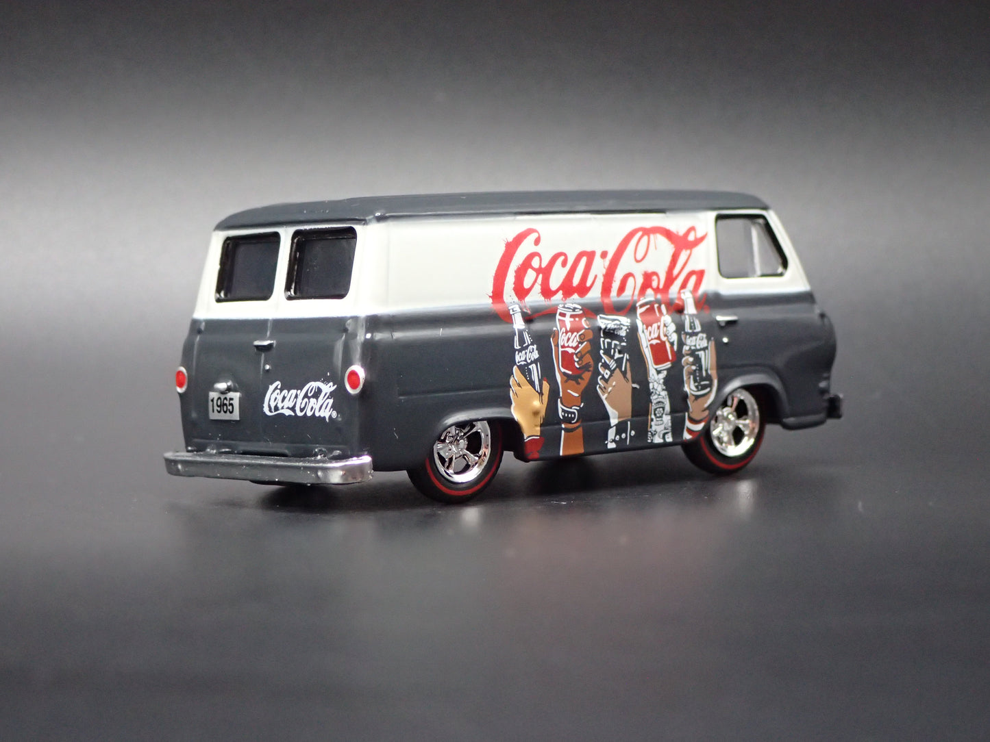 1965 65 FORD ECONOLINE VAN COCA COLA COKE 1:64 SCALE DIORAMA DIECAST MODEL CAR