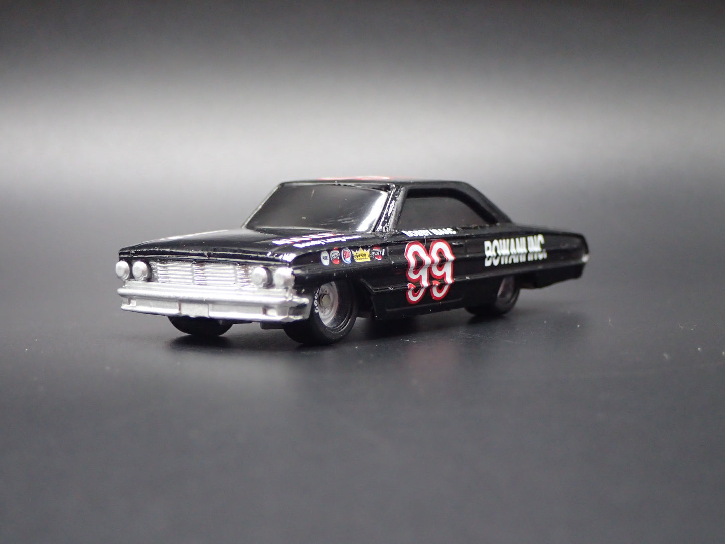 1964 FORD GALAXIE 99 BOBBY ISAAC NASCAR 1:64 SCALE DIORAMA DIECAST MODEL CAR