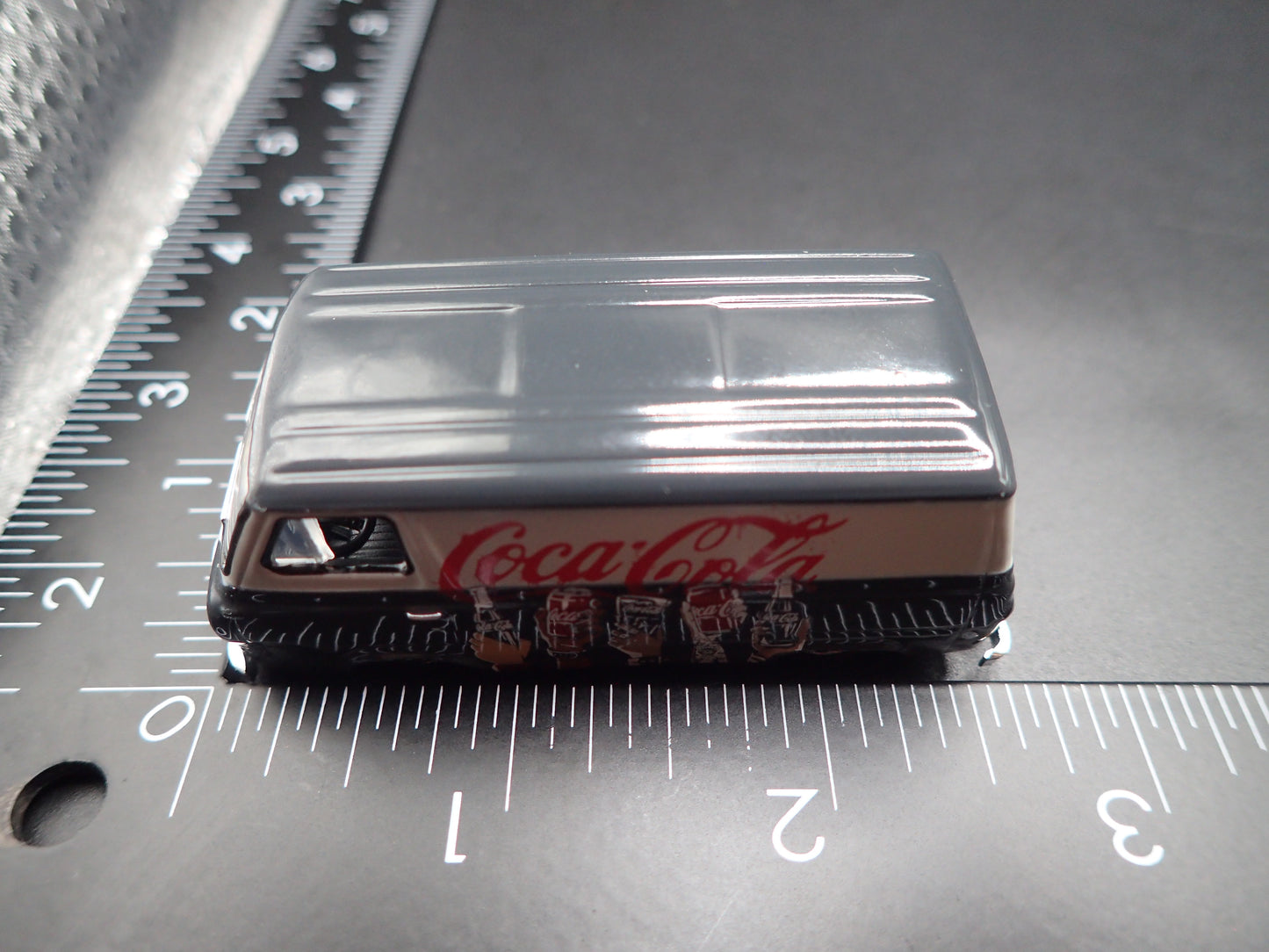 1965 65 FORD ECONOLINE VAN COCA COLA COKE 1:64 SCALE DIORAMA DIECAST MODEL CAR