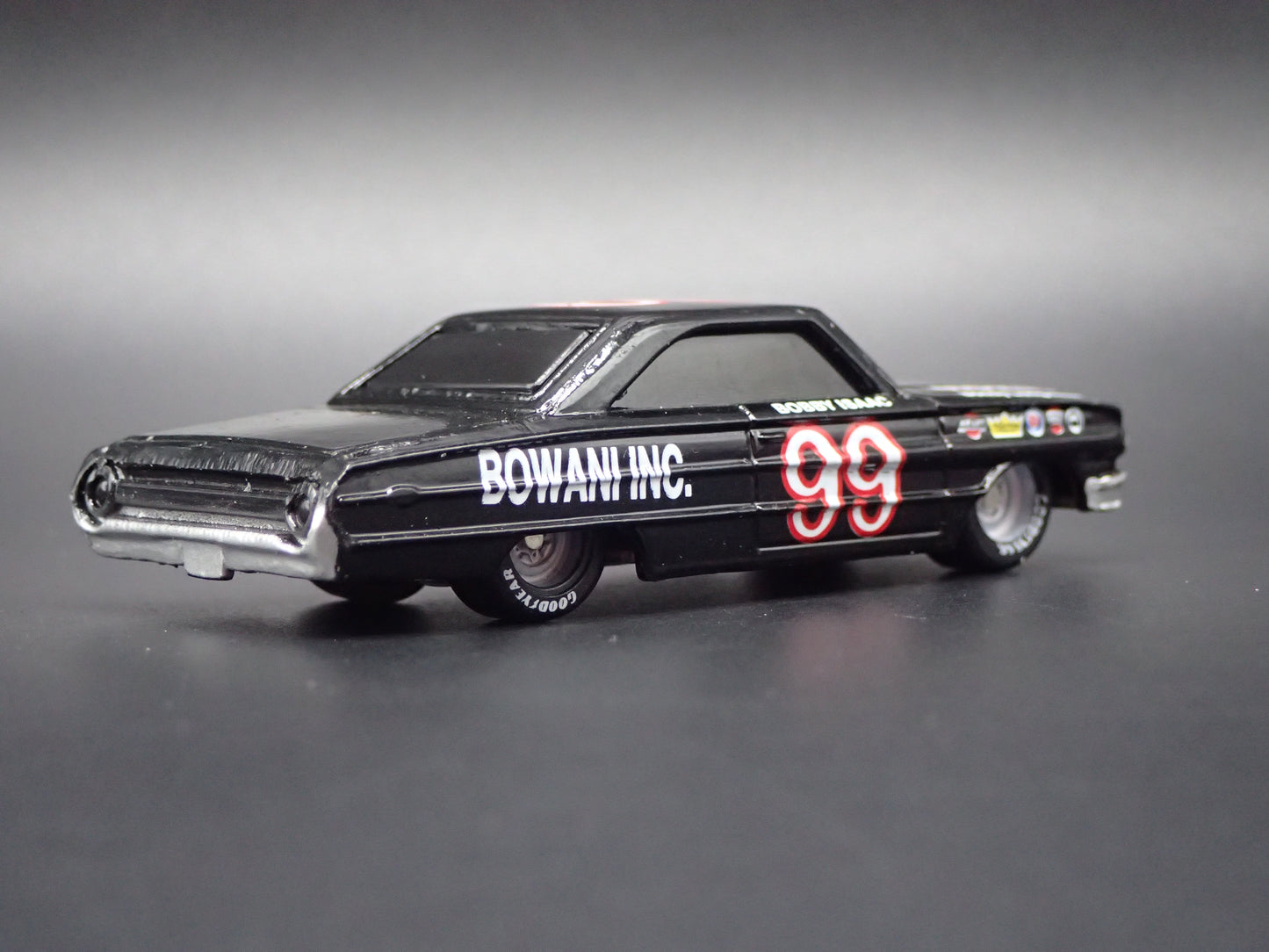1964 FORD GALAXIE 99 BOBBY ISAAC NASCAR 1:64 SCALE DIORAMA DIECAST MODEL CAR