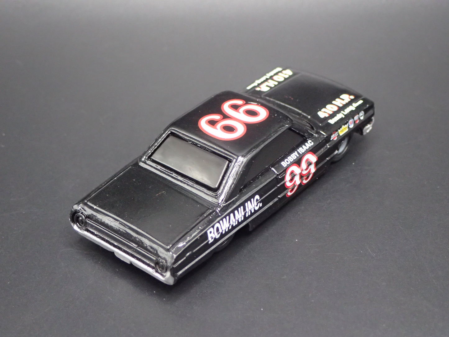 1964 FORD GALAXIE 99 BOBBY ISAAC NASCAR 1:64 SCALE DIORAMA DIECAST MODEL CAR