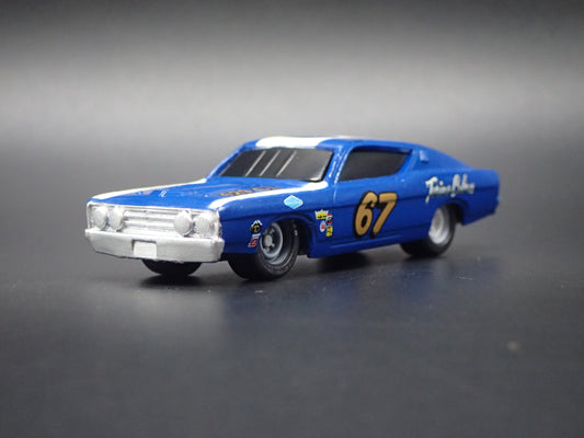 1969 69 FORD TORINO COBRA 67 DICK MAY NASCAR 1:64 SCALE DIORAMA DIECAST MODEL CAR