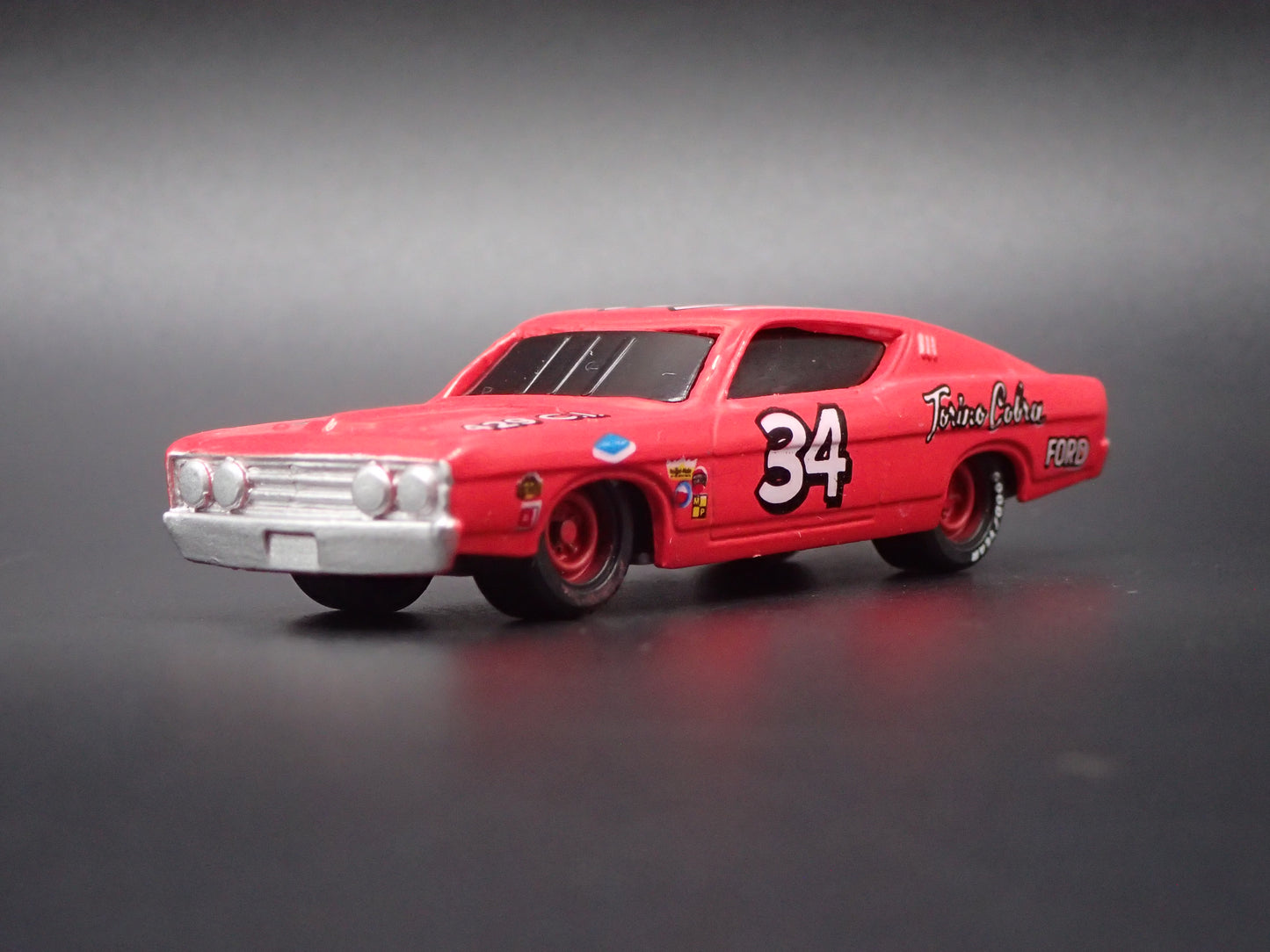 1969 69 FORD TORINO COBRA 34 WENDELL SCOTT NASCAR 1:64 SCALE DIECAST MODEL CAR