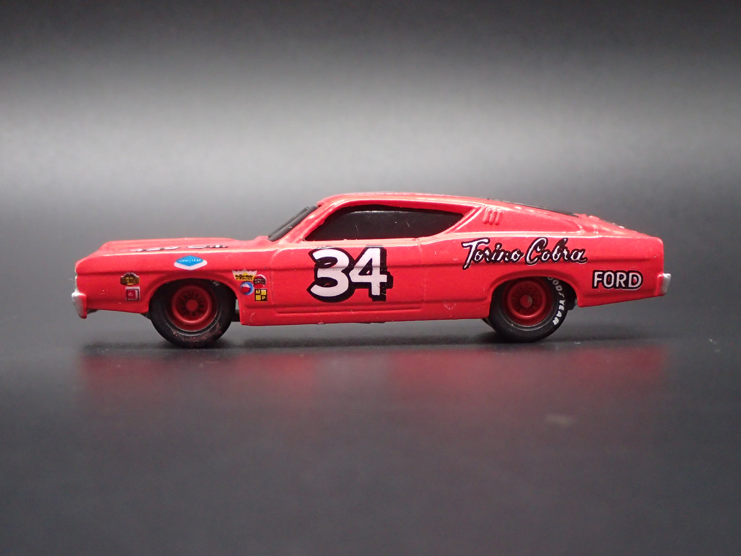1969 69 FORD TORINO COBRA 34 WENDELL SCOTT NASCAR 1:64 SCALE DIECAST MODEL CAR