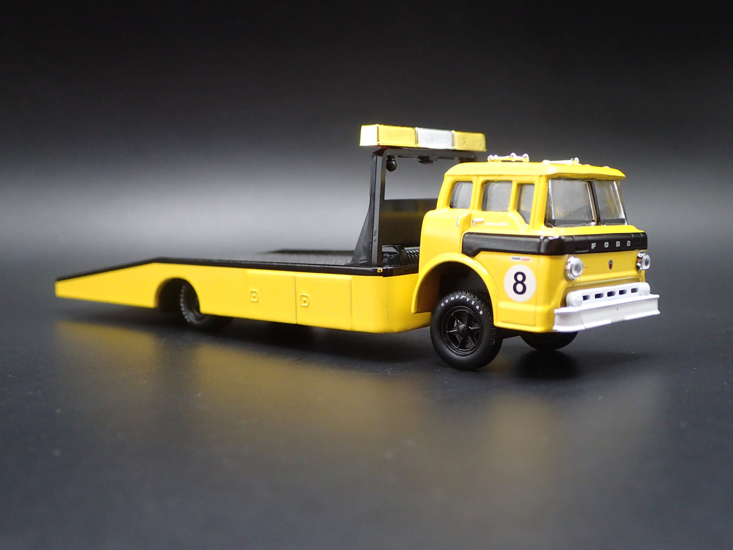 1970 70 FORD COE C600 CAR HAULER RAMP TRUCK YELLOW 1:64 SCALE DIECAST MODEL CAR