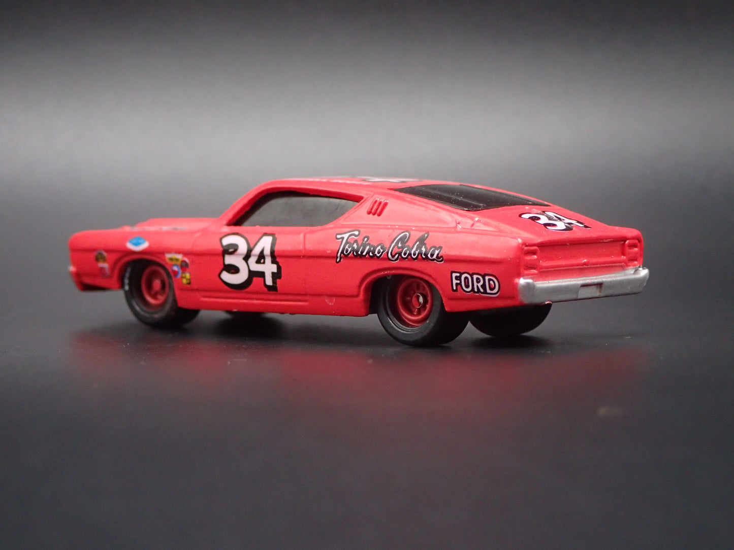 1969 69 FORD TORINO COBRA 34 WENDELL SCOTT NASCAR 1:64 SCALE DIECAST MODEL CAR