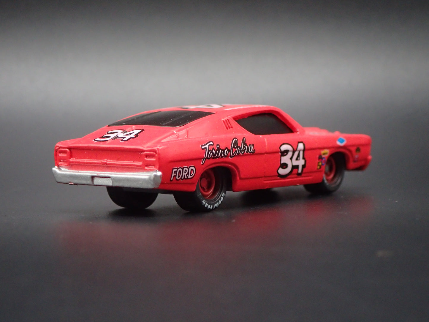 1969 69 FORD TORINO COBRA 34 WENDELL SCOTT NASCAR 1:64 SCALE DIECAST MODEL CAR