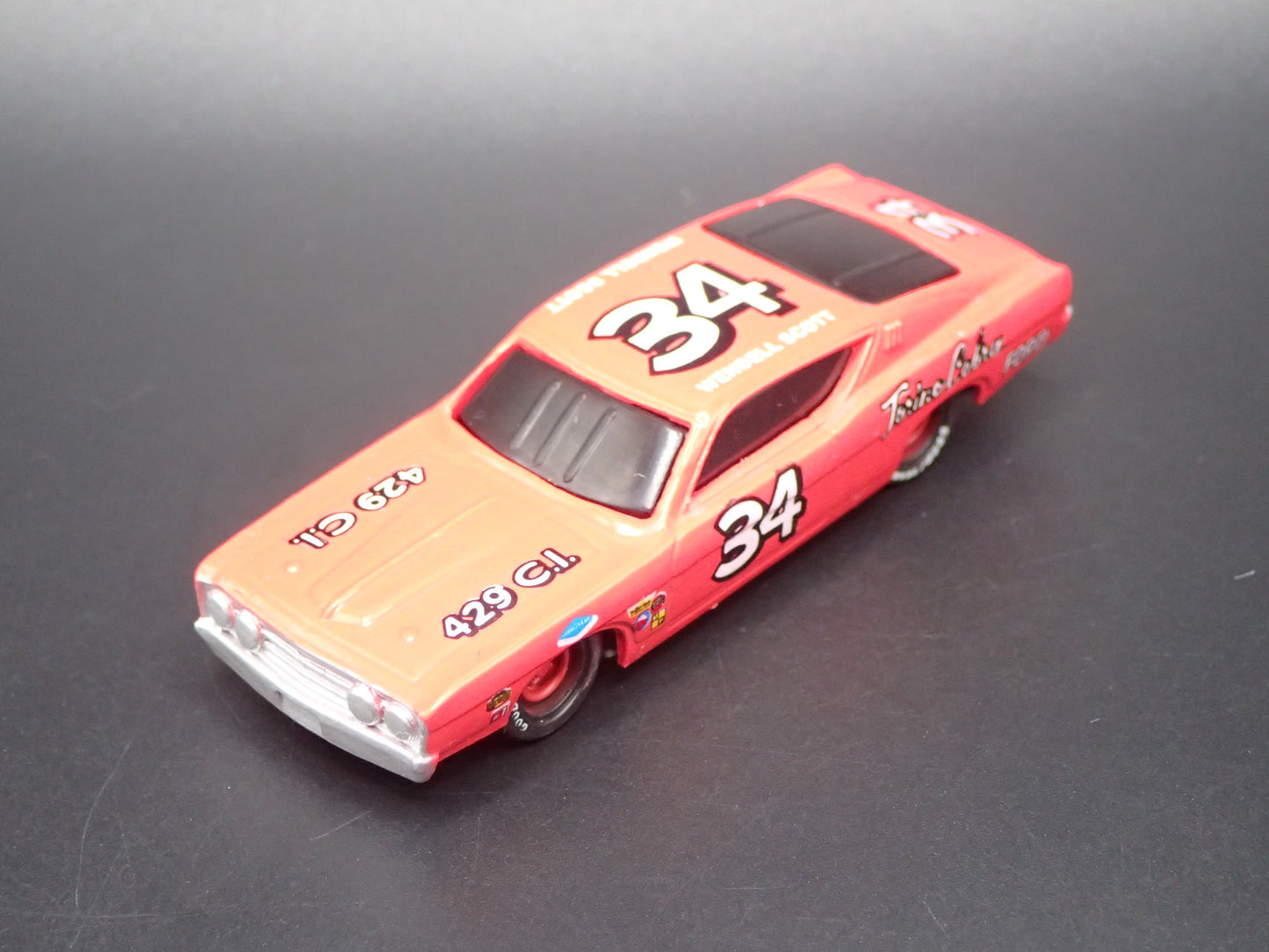 1969 69 FORD TORINO COBRA 34 WENDELL SCOTT NASCAR 1:64 SCALE DIECAST MODEL CAR