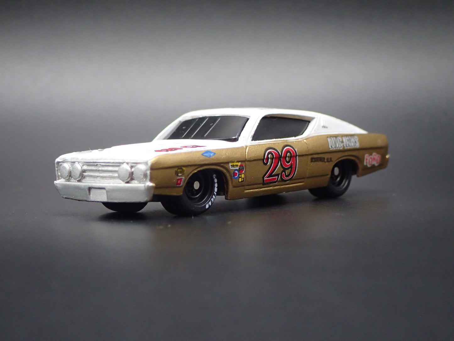 1969 69 FORD TORINO COBRA 29 BOBBY ALLISON NASCAR 1:64 SCALE DIECAST MODEL CAR