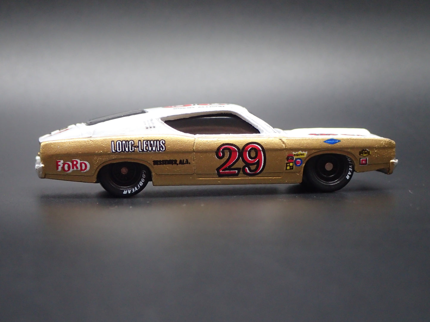 1969 69 FORD TORINO COBRA 29 BOBBY ALLISON NASCAR 1:64 SCALE DIECAST MODEL CAR