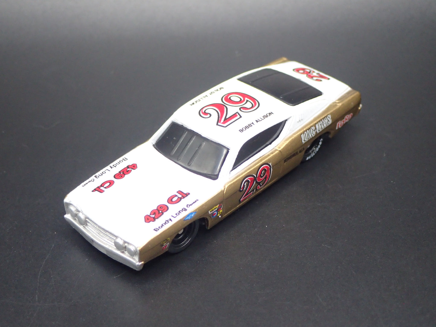 1969 69 FORD TORINO COBRA 29 BOBBY ALLISON NASCAR 1:64 SCALE DIECAST MODEL CAR