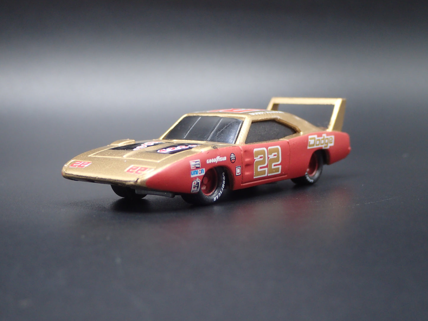 1969 DODGE CHARGER DAYTONA 22  BOBBY ALLISON NASCAR 1:64 SCALE DIECAST CAR