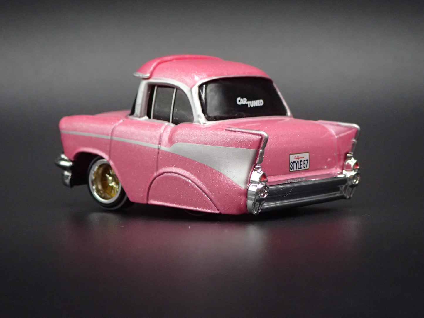 1957 57 CHEVY CHEVROLET BEL AIR TUNED PINK 1:64 SCALE DIORAMA DIECAST MODEL CAR