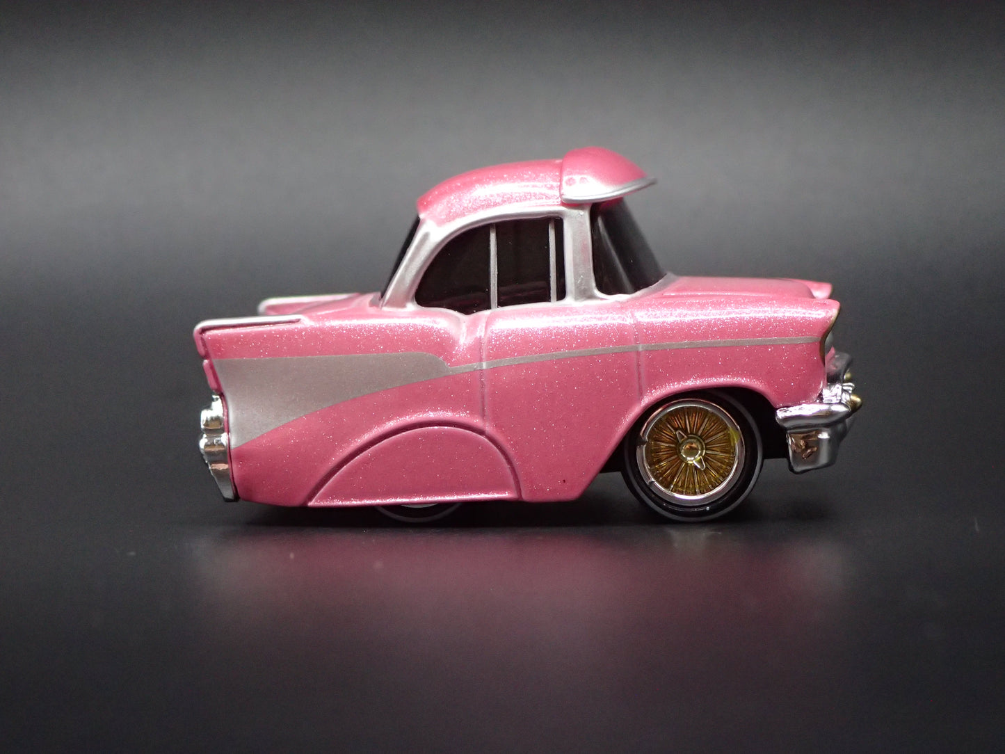 1957 57 CHEVY CHEVROLET BEL AIR TUNED PINK 1:64 SCALE DIORAMA DIECAST MODEL CAR