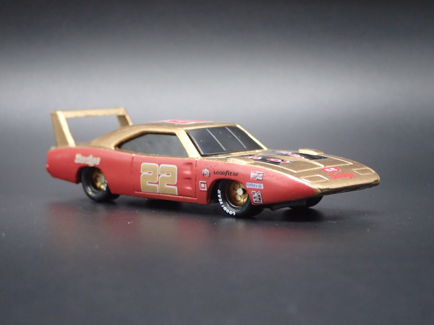1969 69 DODGE CHARGER DAYTONA 22 DICK BROOKS NASCAR 1:64 SCALE DIECAST CAR