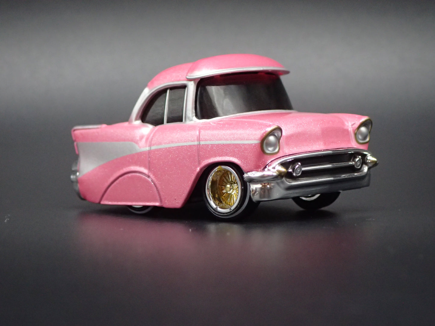 1957 57 CHEVY CHEVROLET BEL AIR TUNED PINK 1:64 SCALE DIORAMA DIECAST MODEL CAR