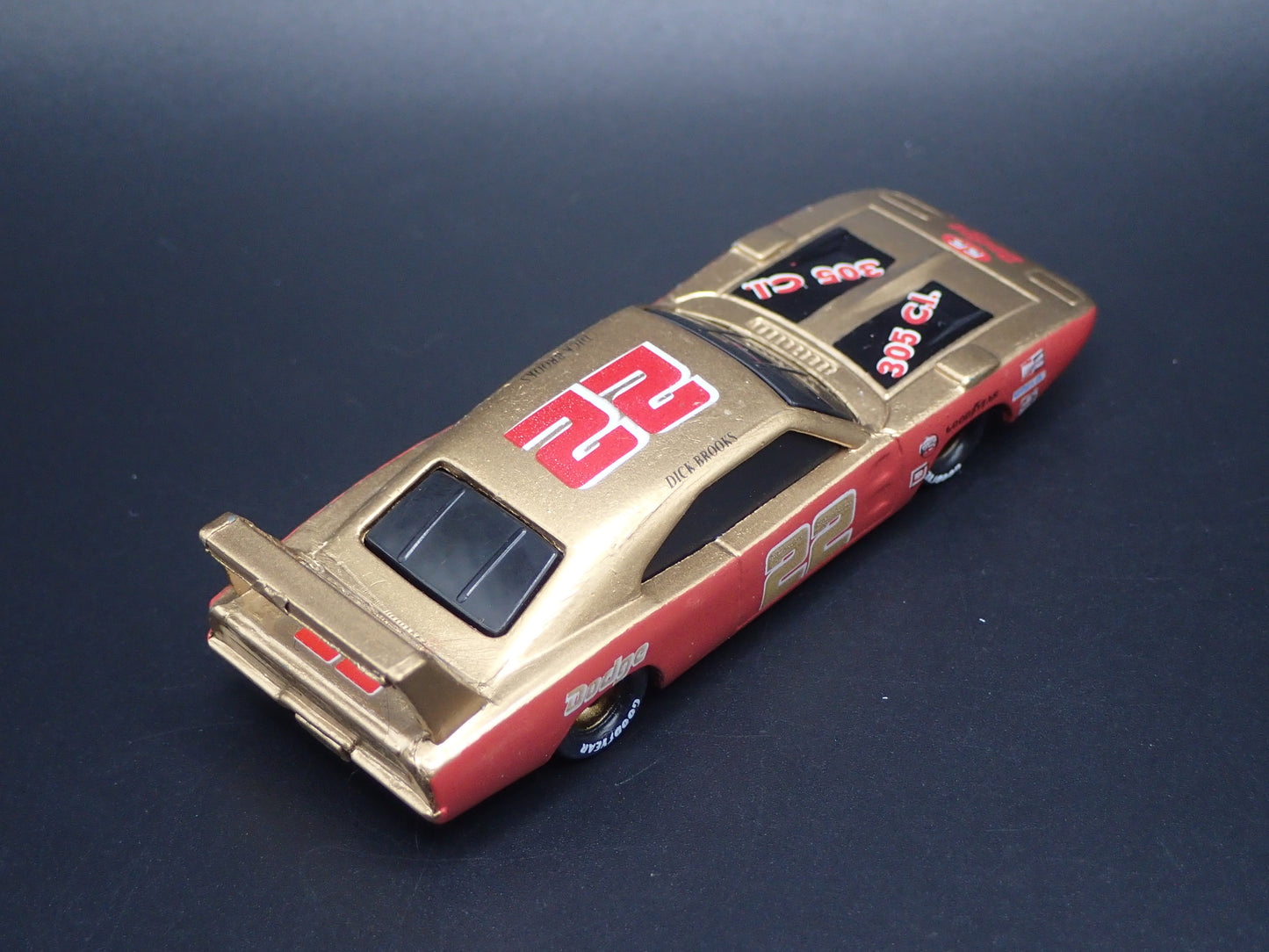 1969 69 DODGE CHARGER DAYTONA 22 DICK BROOKS NASCAR 1:64 SCALE DIECAST CAR